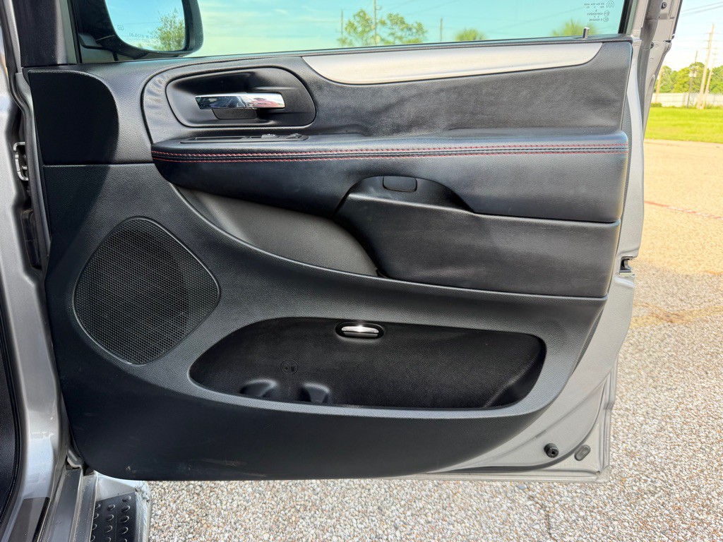 2015 Dodge Grand Caravan Image 20