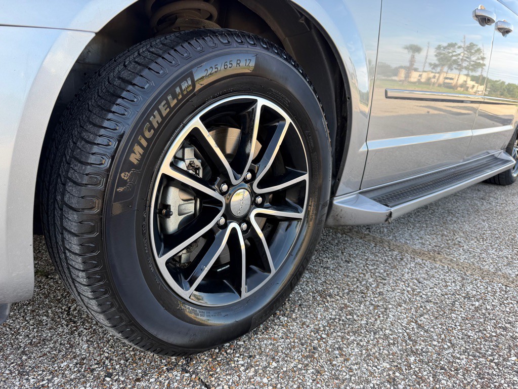 2015 Dodge Grand Caravan Image 25