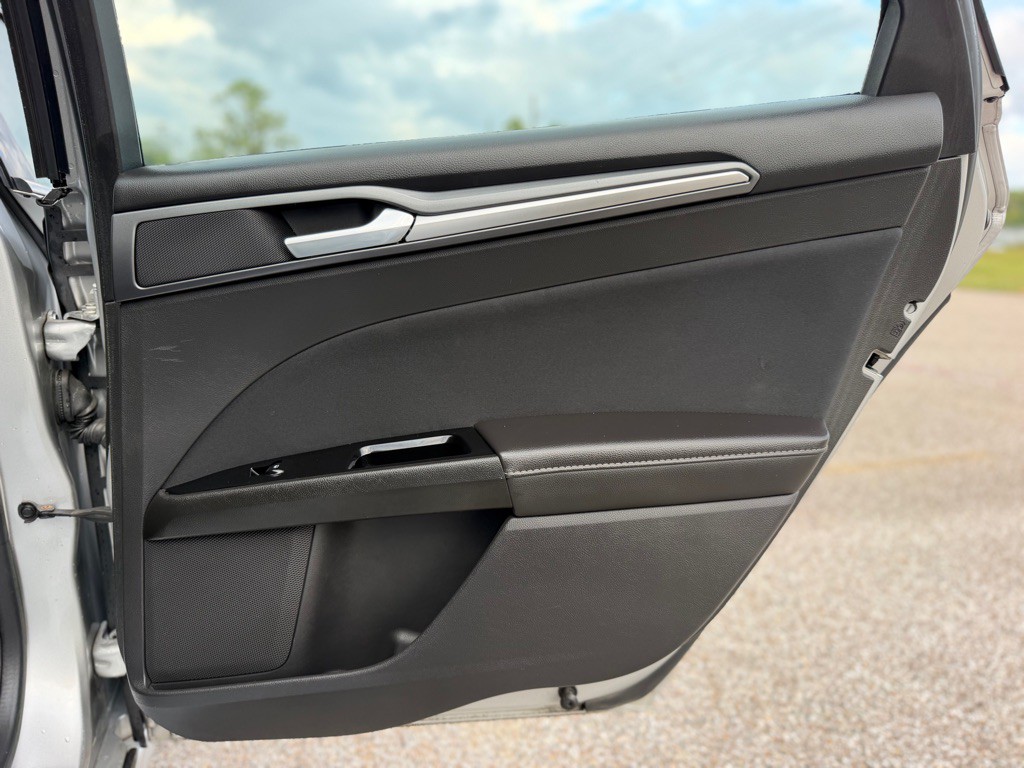 2014 Ford Fusion Image 19