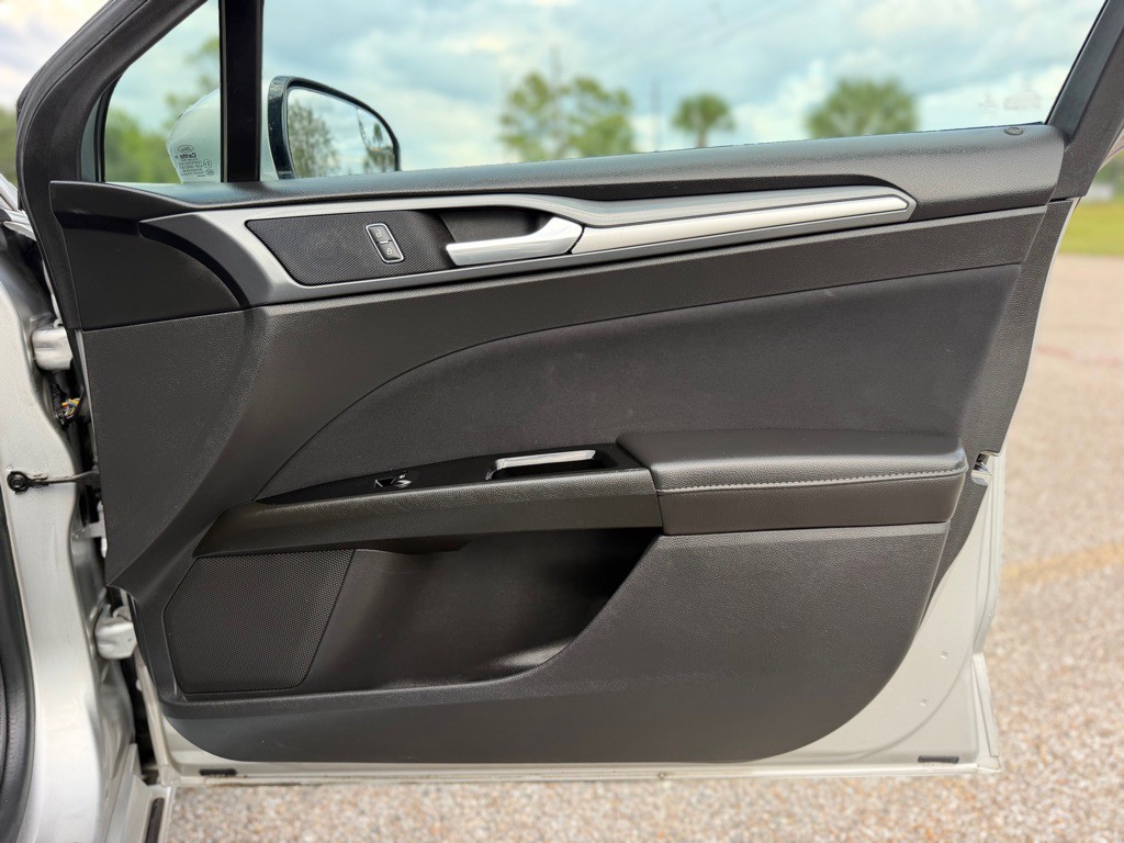 2014 Ford Fusion Image 20