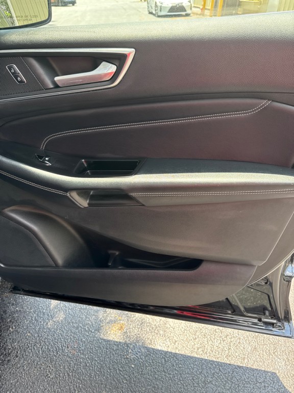 2017 Ford Edge Image 19