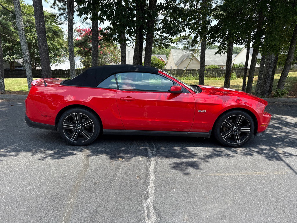 2011 Ford Mustang Image 7