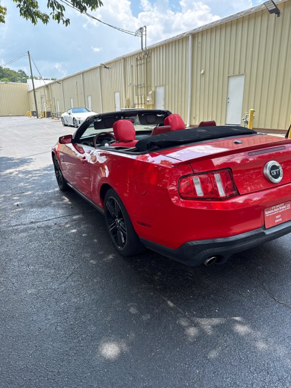 2011 Ford Mustang Image 11