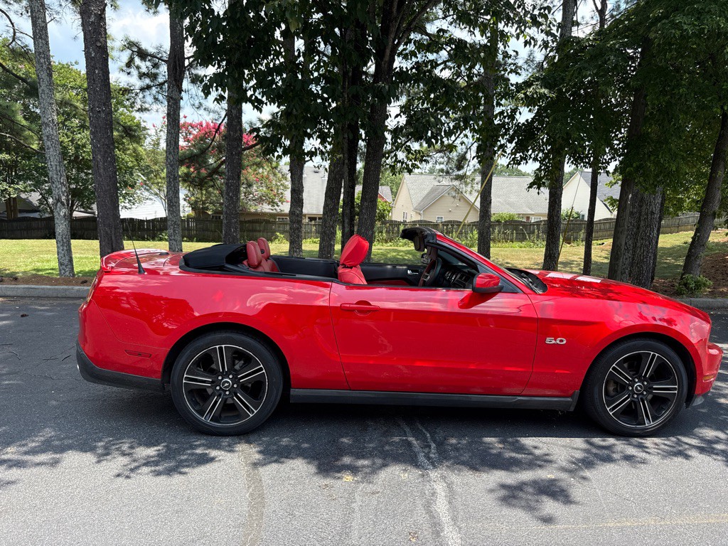 2011 Ford Mustang Image 13