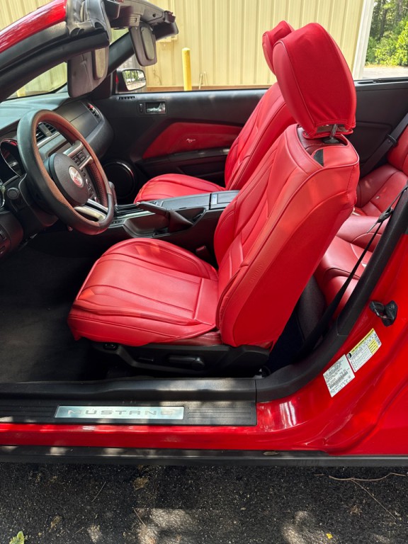 2011 Ford Mustang Image 15