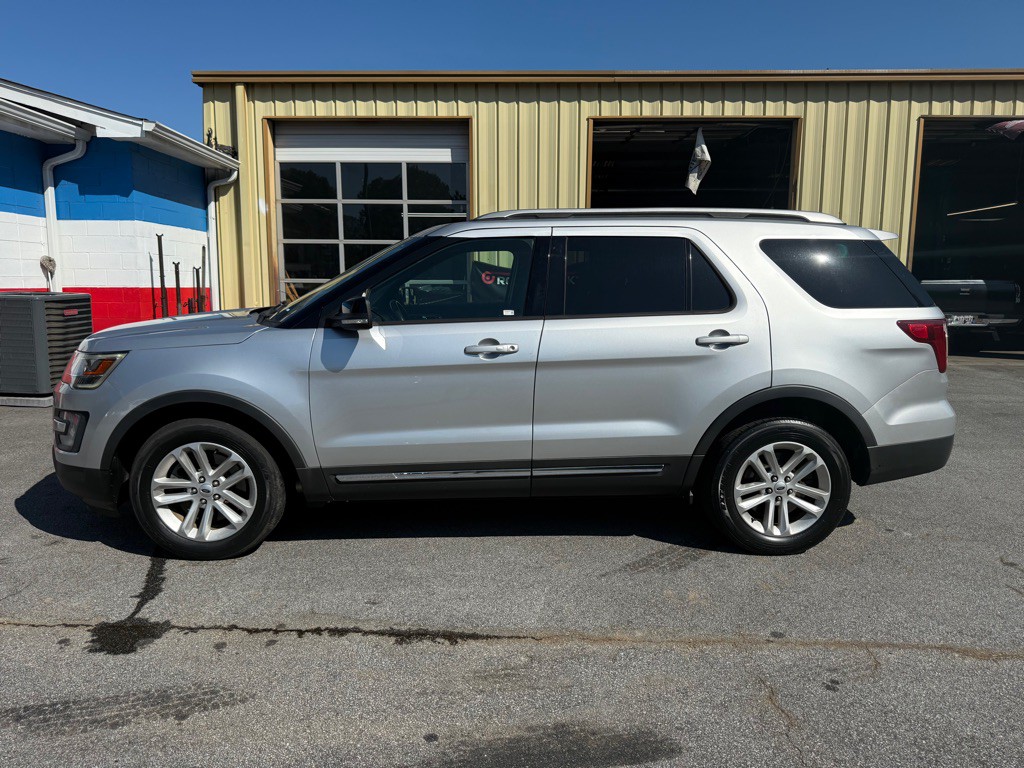 2017 Ford Explorer Image 3