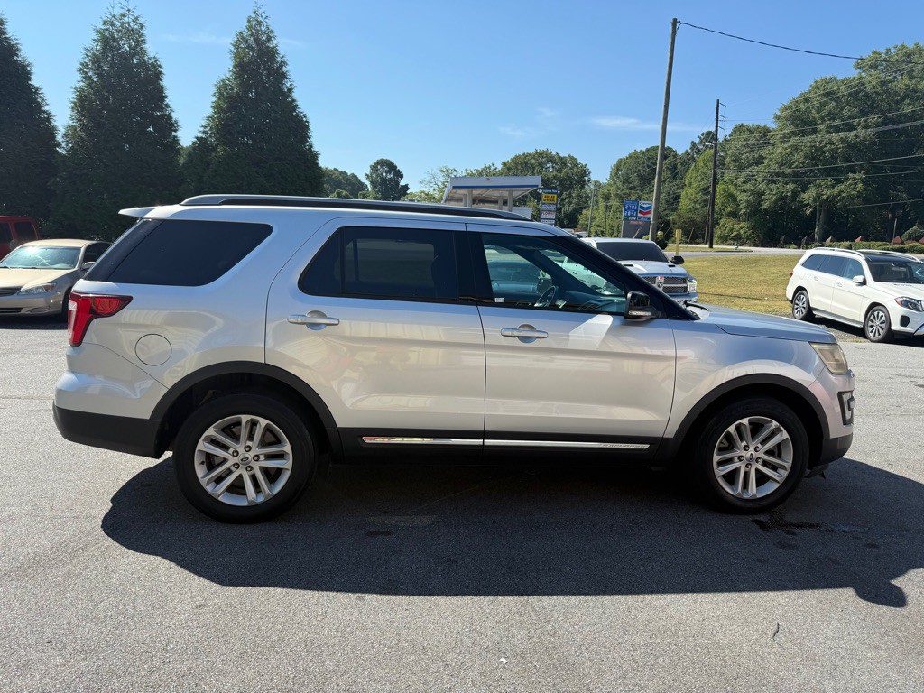 2017 Ford Explorer Image 7
