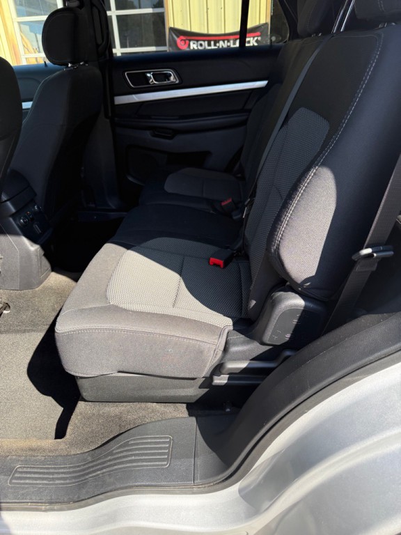 2017 Ford Explorer Image 11