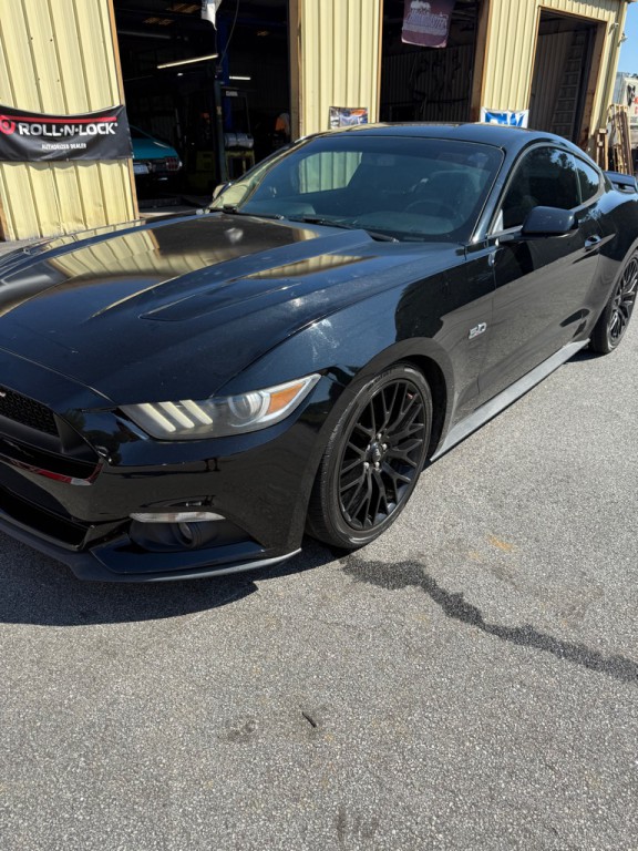 2016 Ford Mustang Image 2