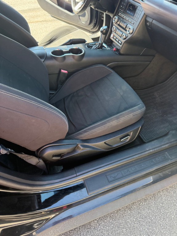 2016 Ford Mustang Image 13