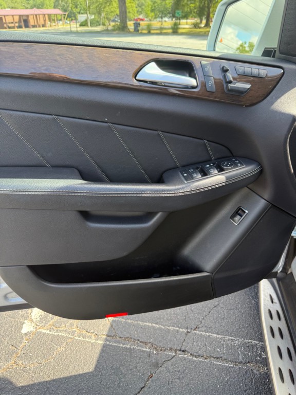 2016 Mercedes-Benz GL-Class Image 10