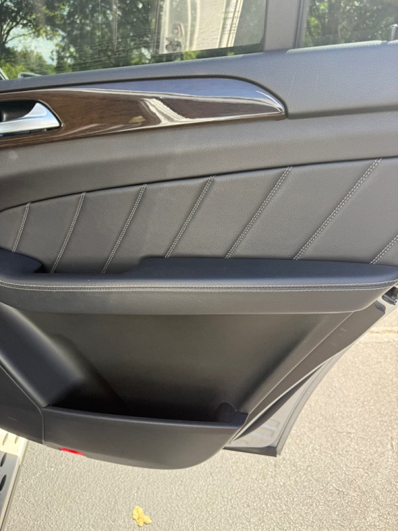 2016 Mercedes-Benz GL-Class Image 17