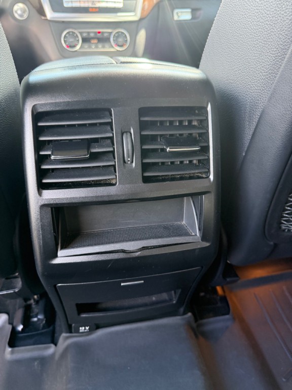2016 Mercedes-Benz GL-Class Image 22