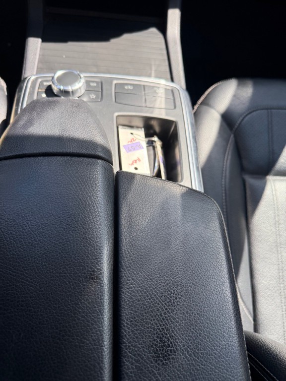 2016 Mercedes-Benz GL-Class Image 23