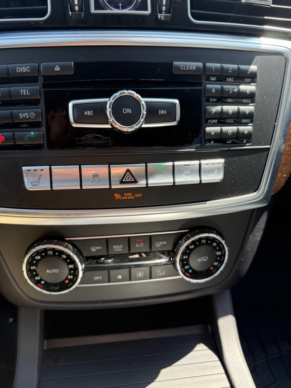 2016 Mercedes-Benz GL-Class Image 26