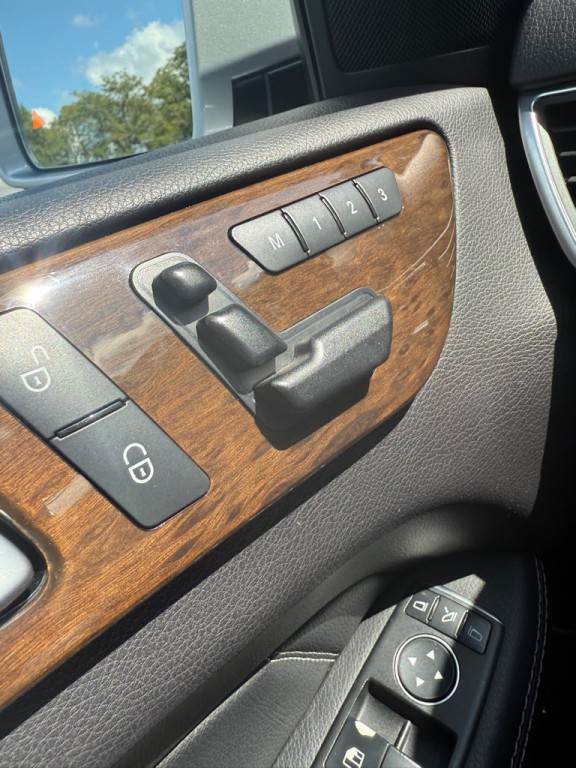 2016 Mercedes-Benz GL-Class Image 35