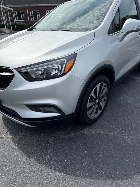 2017 Buick Enclave Image 2