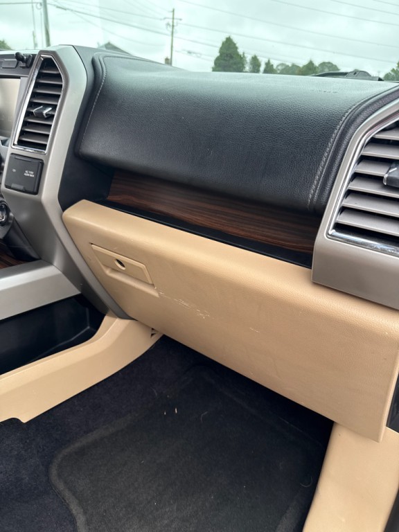 2015 Ford F-150 Image 24