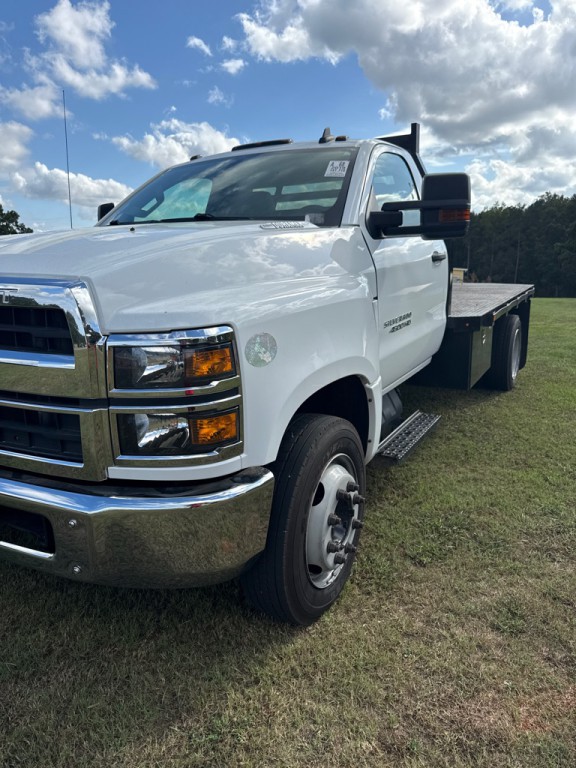 2019 Chevrolet Silverado 1500 Image 2