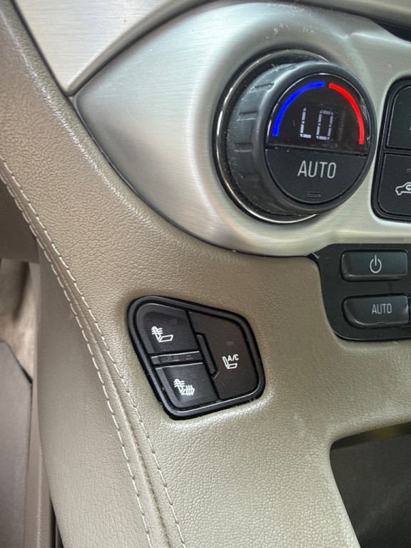 2015 GMC Yukon Image 26