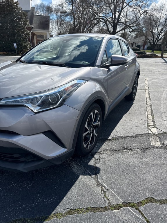 2019 Toyota C-HR Image 2