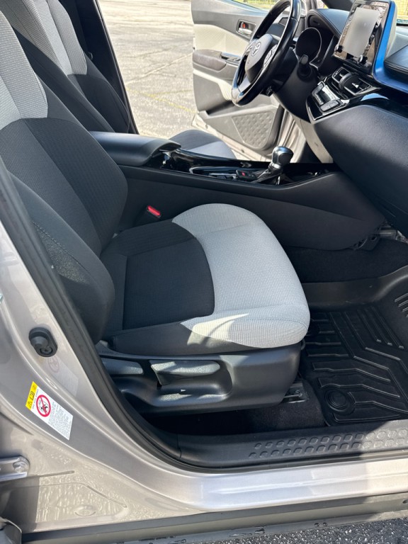 2019 Toyota C-HR Image 16