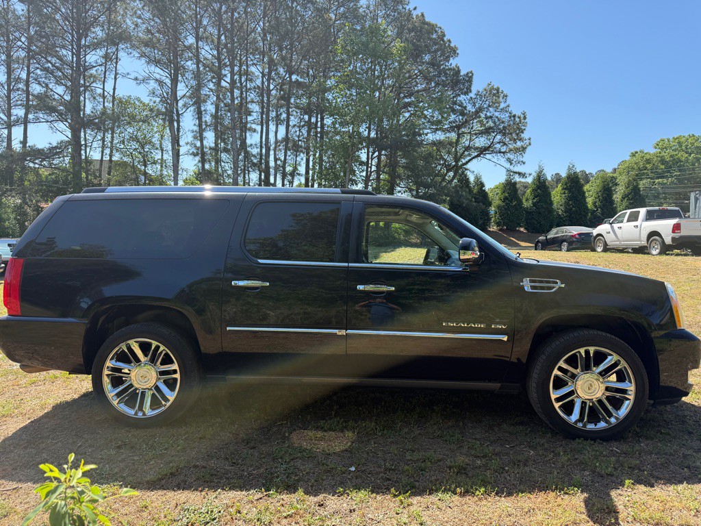 2012 Cadillac Escalade Image 7