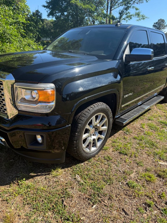 2015 GMC Sierra Image 2