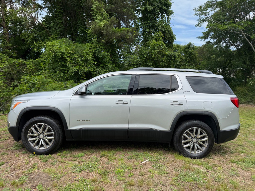 2018 GMC Acadia Image 3