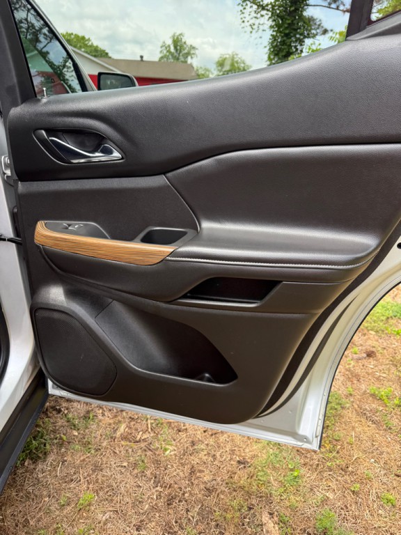2018 GMC Acadia Image 19