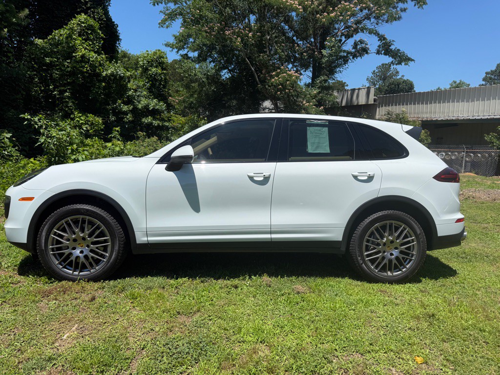 2015 Porsche Cayenne Image 3