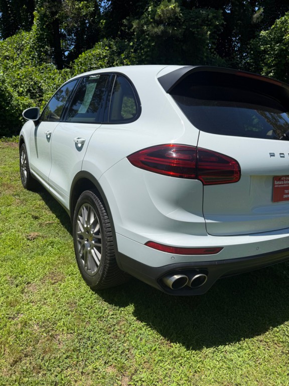 2015 Porsche Cayenne Image 4