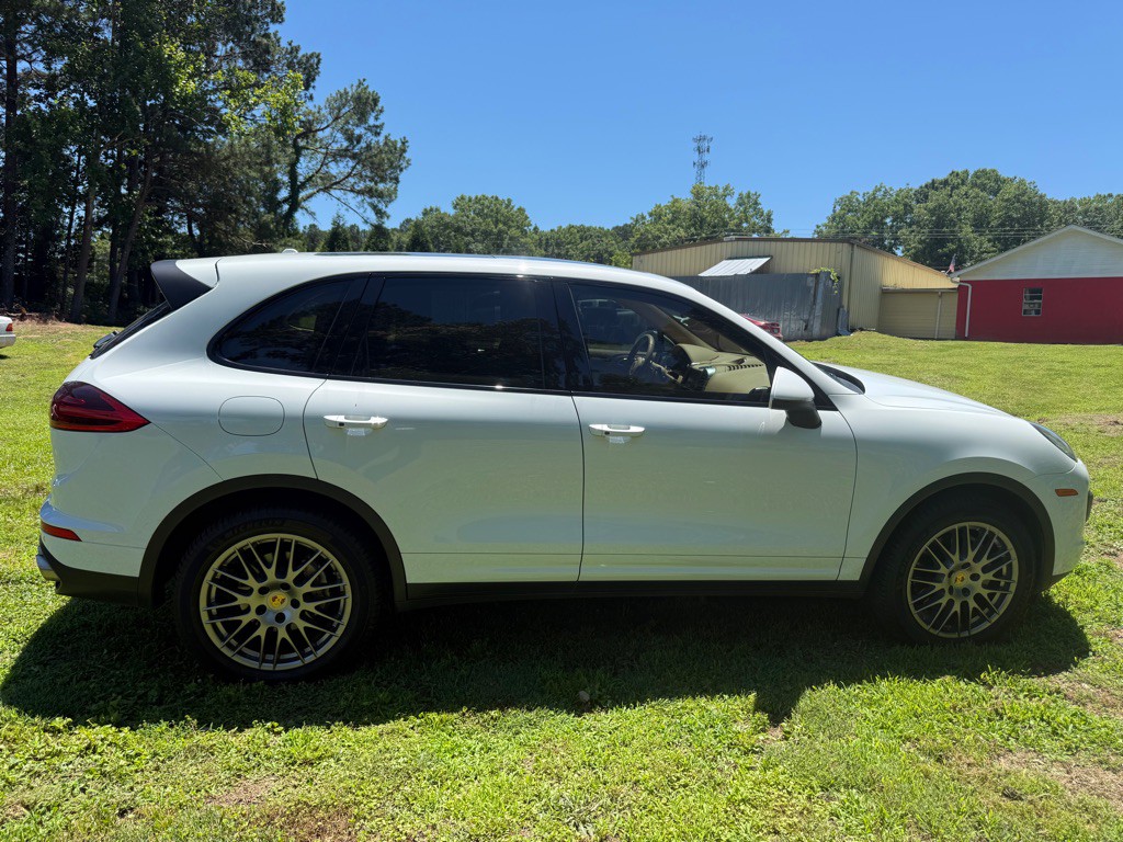 2015 Porsche Cayenne Image 7