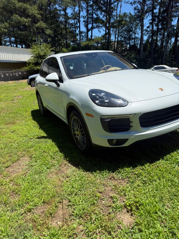 2015 Porsche Cayenne Image 8
