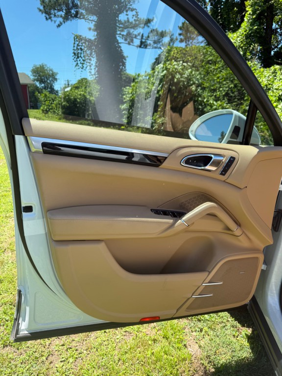 2015 Porsche Cayenne Image 10