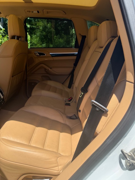 2015 Porsche Cayenne Image 11