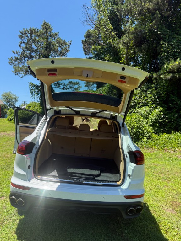 2015 Porsche Cayenne Image 14