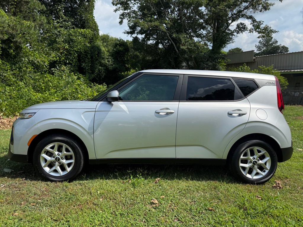 2020 Kia Soul Image 3