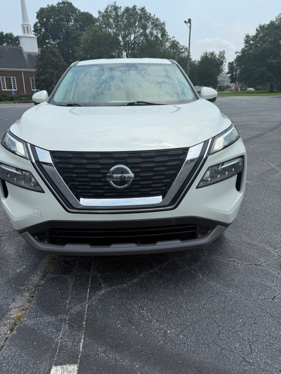 2021 Nissan Rogue Image 1