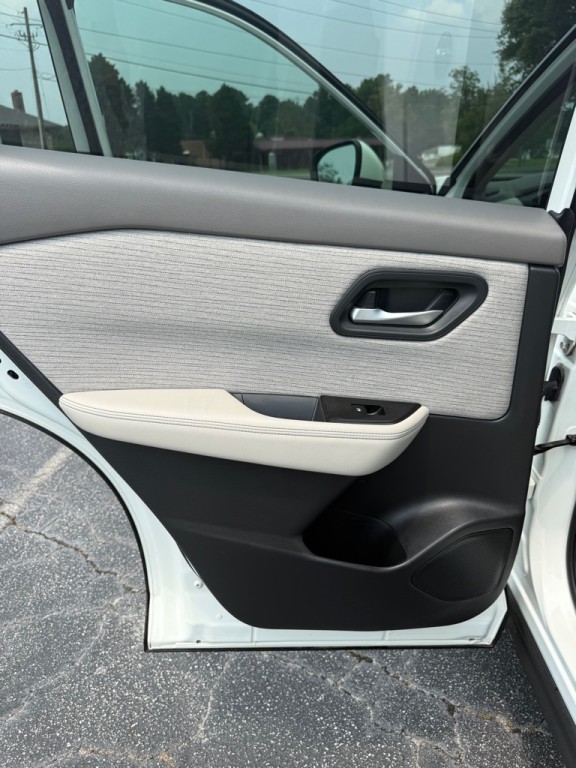 2021 Nissan Rogue Image 14