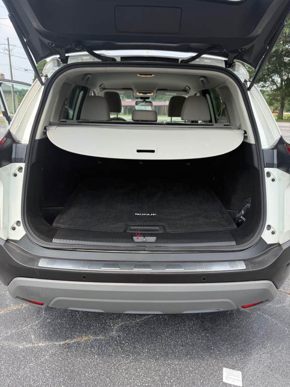 2021 Nissan Rogue Image 17