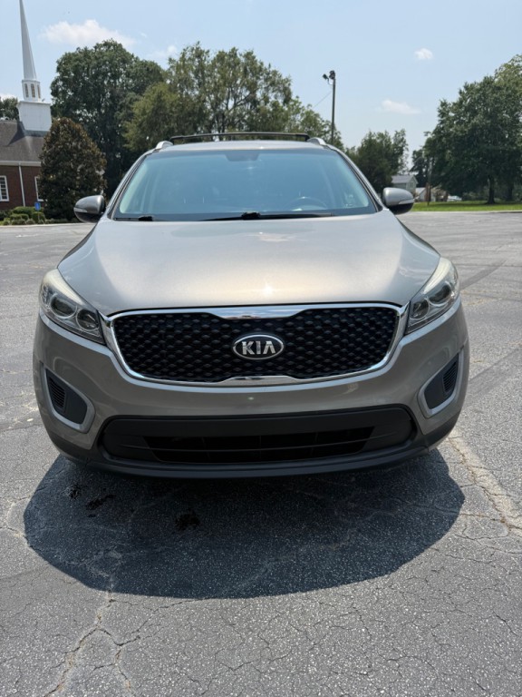 2016 Kia Sorento Image 1