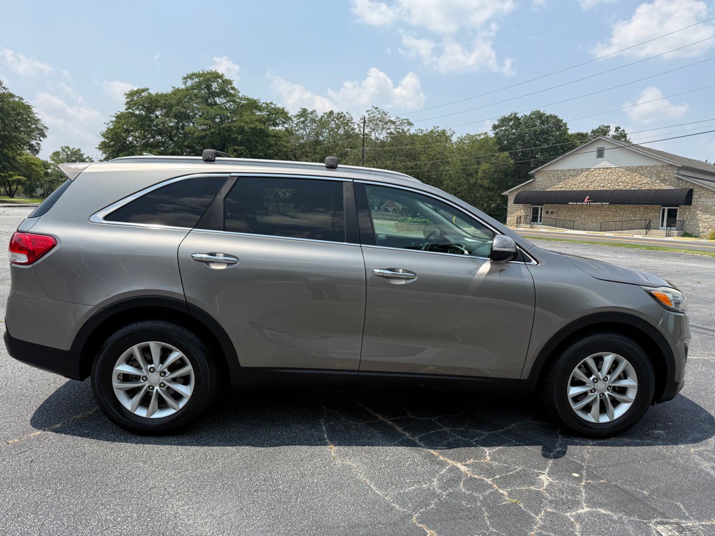 2016 Kia Sorento Image 7
