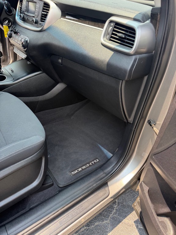 2016 Kia Sorento Image 22