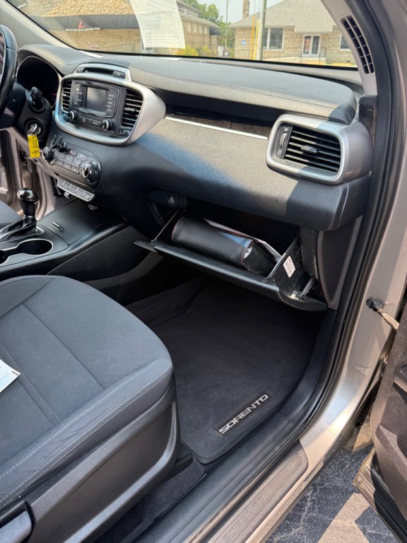 2016 Kia Sorento Image 24