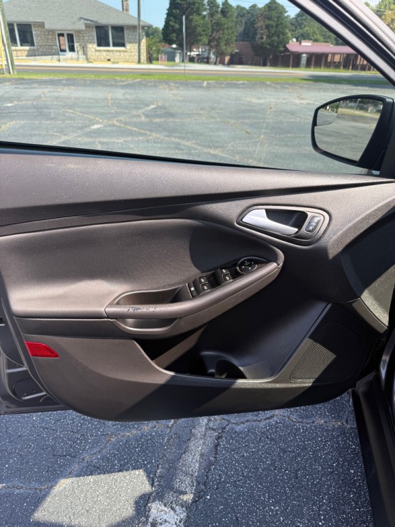 2018 Ford Focus Image 11
