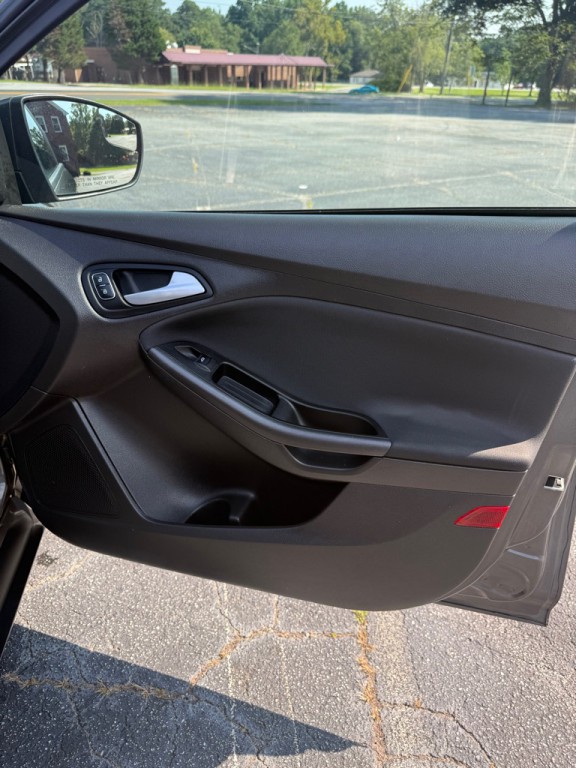 2018 Ford Focus Image 23