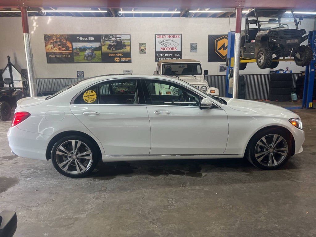 2016 Mercedes-Benz C-Class Image 2