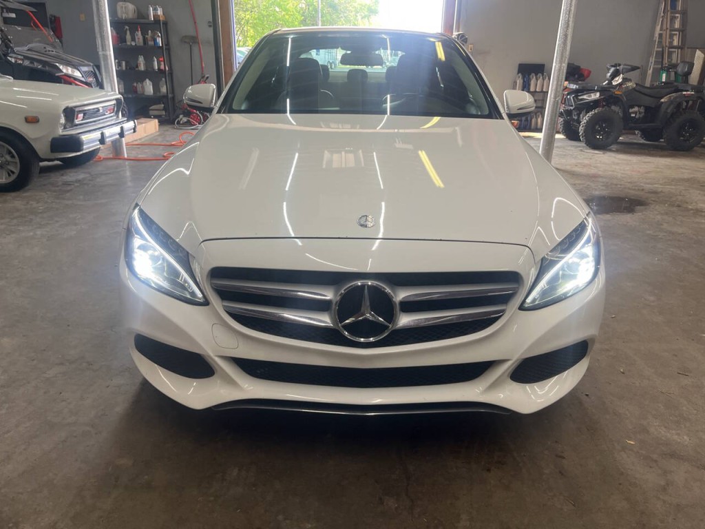 2016 Mercedes-Benz C-Class Image 4