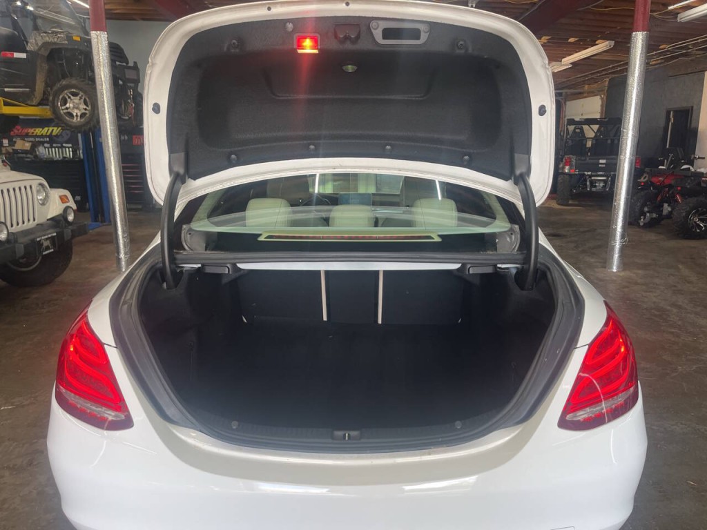 2016 Mercedes-Benz C-Class Image 13